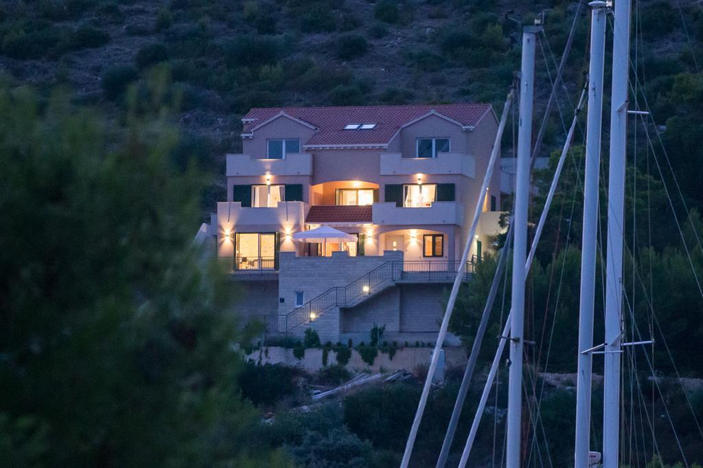 Apartments Ladesta Lastovo Exteriör bild