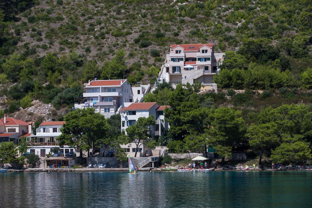 Apartments Ladesta Lastovo Exteriör bild