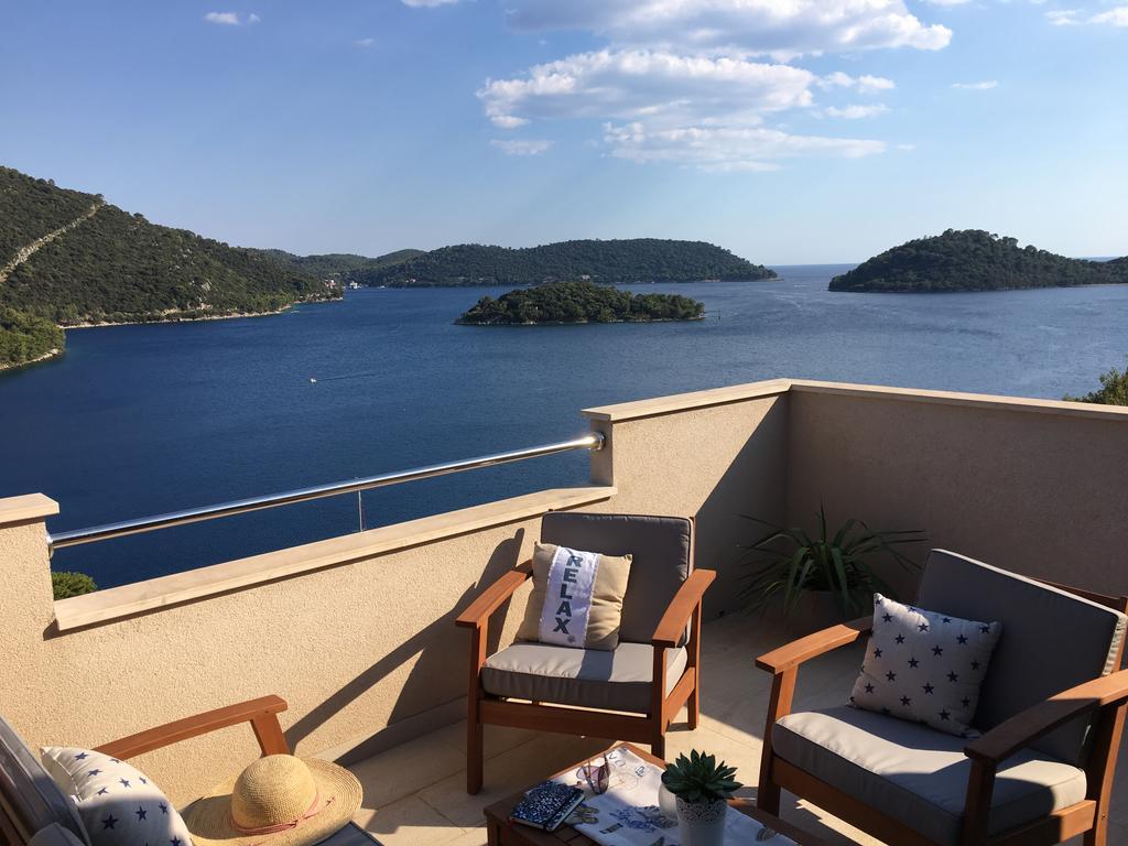Apartments Ladesta Lastovo Exteriör bild